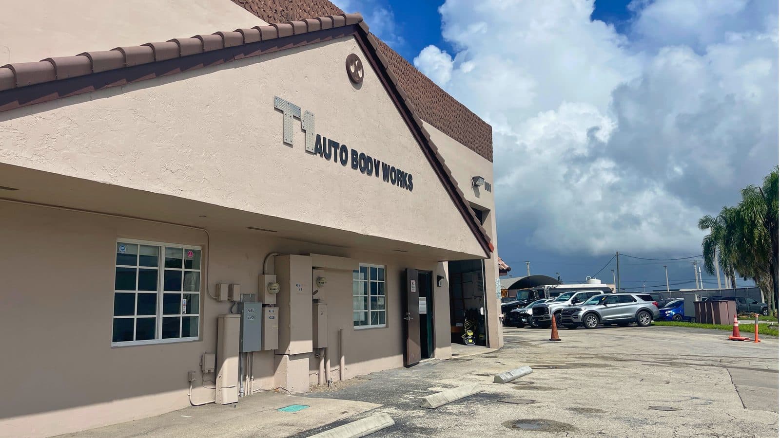 T1 Auto Body Works shop exterior